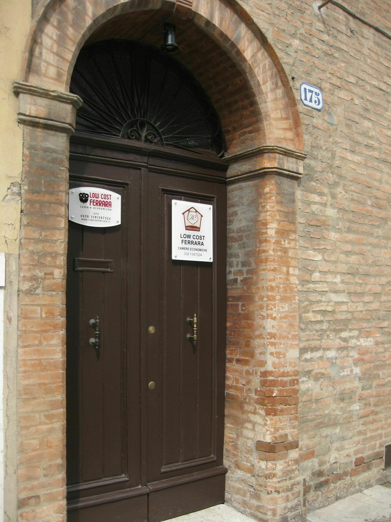 Low Cost Ferrara Buitenkant foto
